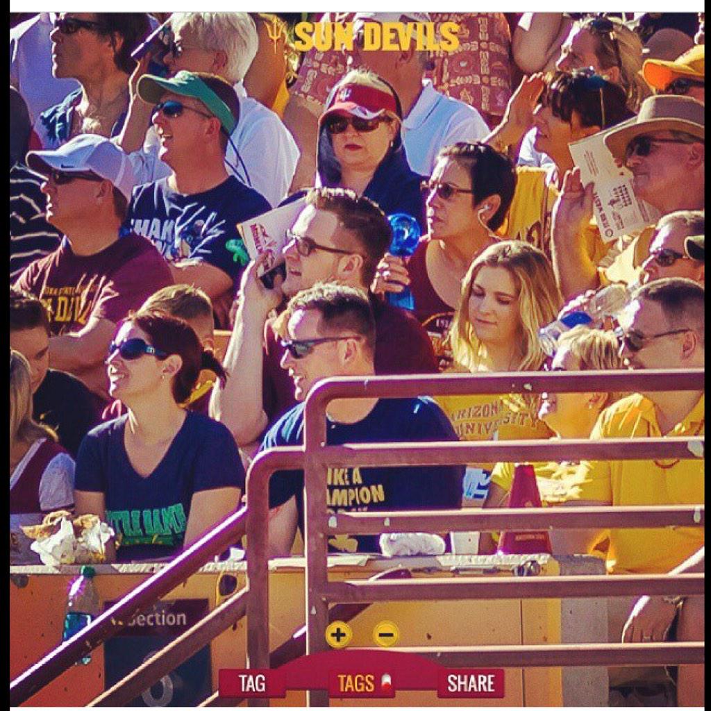 emilyeckk's tweet photo. When u find yourself on the panorama from the #ASUVSND game and u actually look decent > โค๏ธ๐๐ http://t.co/e3Ipa7dEQB