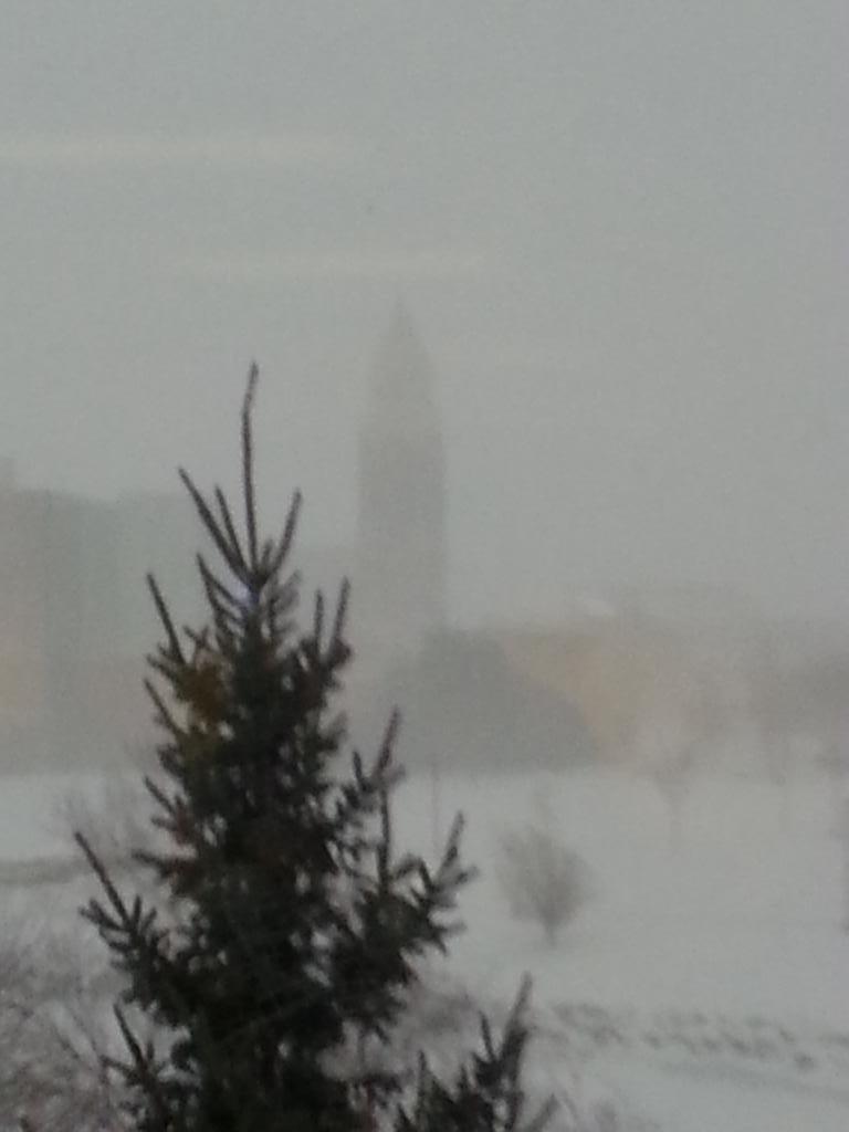 OUClocktower's tweet photo. @OUhOUsing looks like that meeting is a good time! #alwayswatching #imaclocktower #ThisIsOU http://t.co/9v5plqUIsP