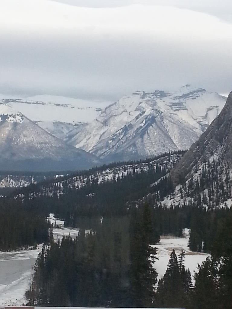 hotelviews's tweet photo. RT @crowfoottravel: #TSBootcamp #Banff #Fairmount hotel room view http://t.co/KaJYQLaS6J #hotelview @FairmontBanff