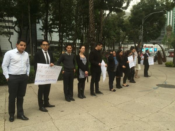 rebot2009's tweet photo. @EPN @osoriochong salgan a la calle Mexico se esta moviendo #movingBaby #chupalawey http://t.co/bZQSnfR2T8