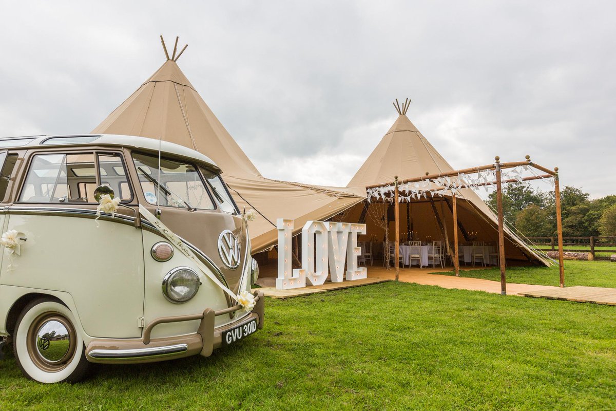 #weddinghour #weddingwednesday #bridehour