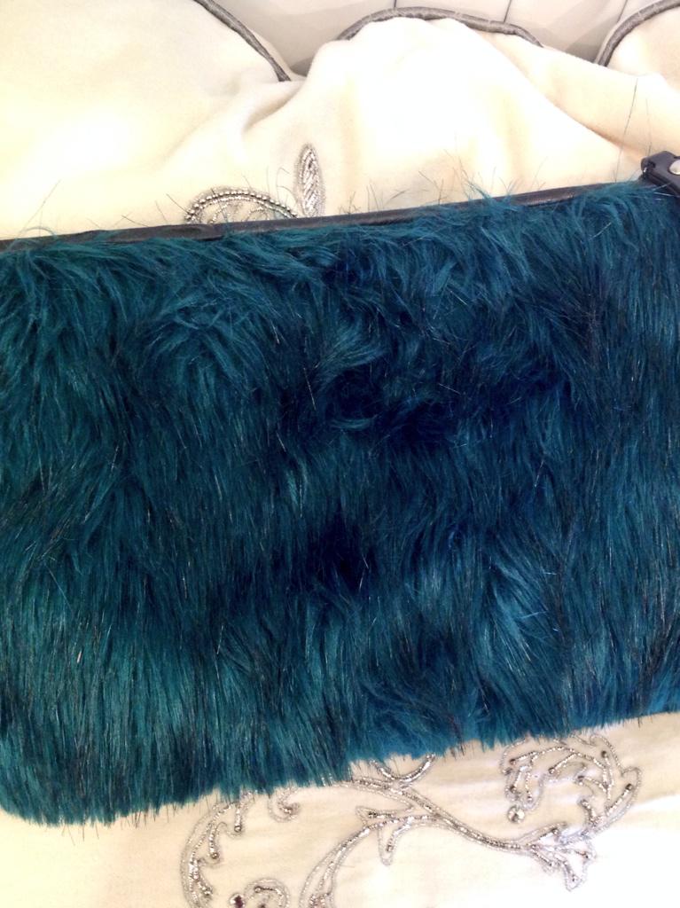 Love this little green furry clutch! So on trend! Xxx £15