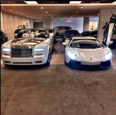 Retweet for right
Favorite for left