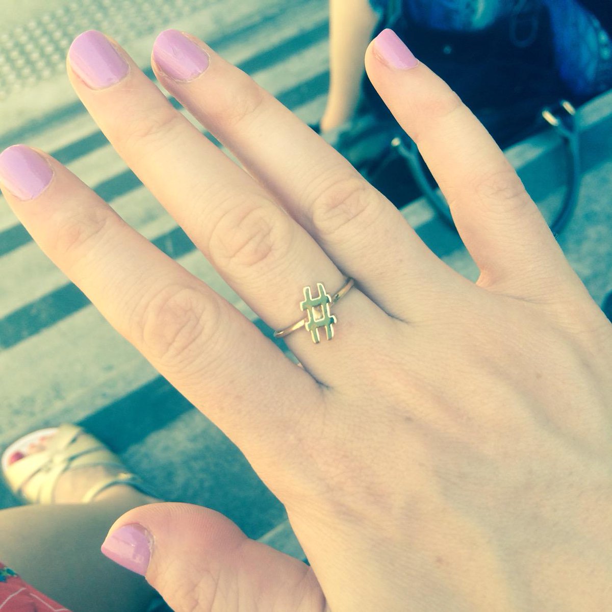 JessieMawson's tweet photo. #hashtag #digitalbling #dressedforit #FWD2014 http://t.co/1irXZkYaJZ
