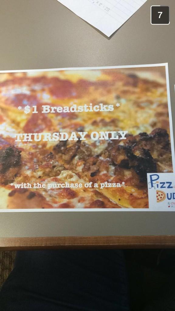 _PizzaDude_'s tweet photo. #bop #breadsticks http://t.co/DwNUzpp7E7