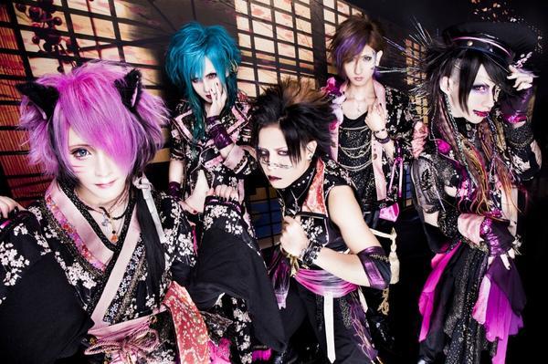 ryan_michiroses's tweet image. 【ニュース】 ジン、バレンタインデーに主催イベントが決定！ ht.ly/EDHTO #ジン #visualTV #visualkei http://t.co/LGzUSQuB5A"
