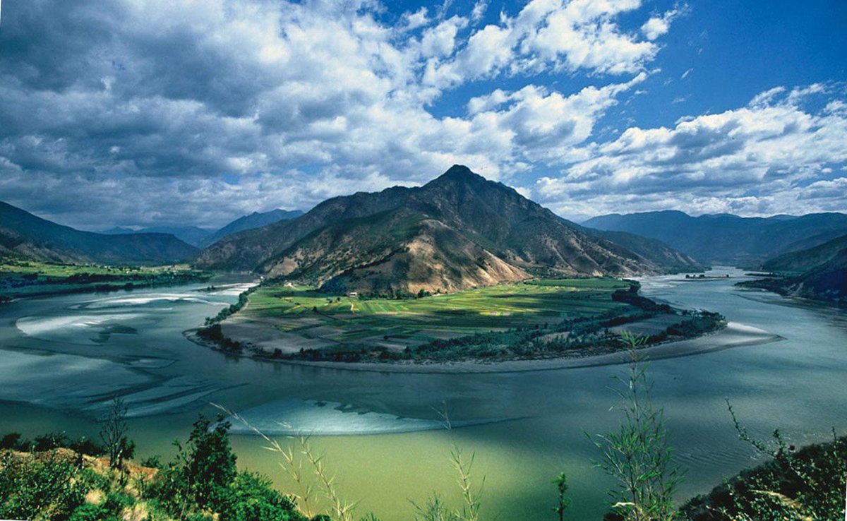 song7942song's tweet photo. 💕 @MostBreathPlace: Mother Nature of Yangtze River in China!!!
#Yangte #River #China http://t.co/F1vBGcaGKR"