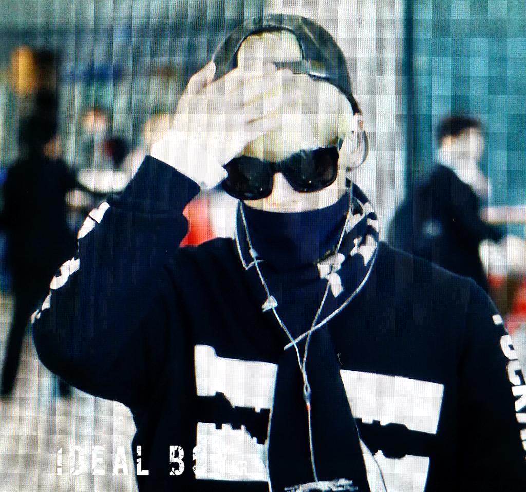 141121 Jonghyun @ Aeropuerto de Incheon de regreso de Japón B272f_WCMAAu4O-