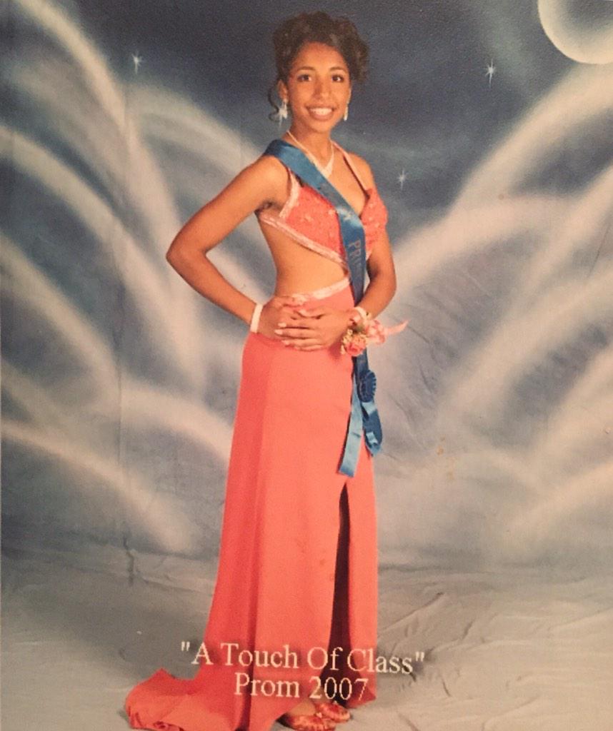 AjaMay21's tweet image. I been about it and I'm still about it #tbt #PromQueen2007 #Prom2008 #IAlwaysHadAPassionForFashion