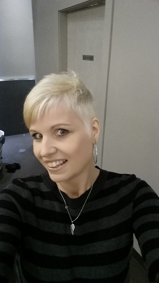 Shells_T's tweet photo. #ChoppedMyHairOff #PinkInspired #3MinuteDo #Pixie http://t.co/xIs3ELDUJW