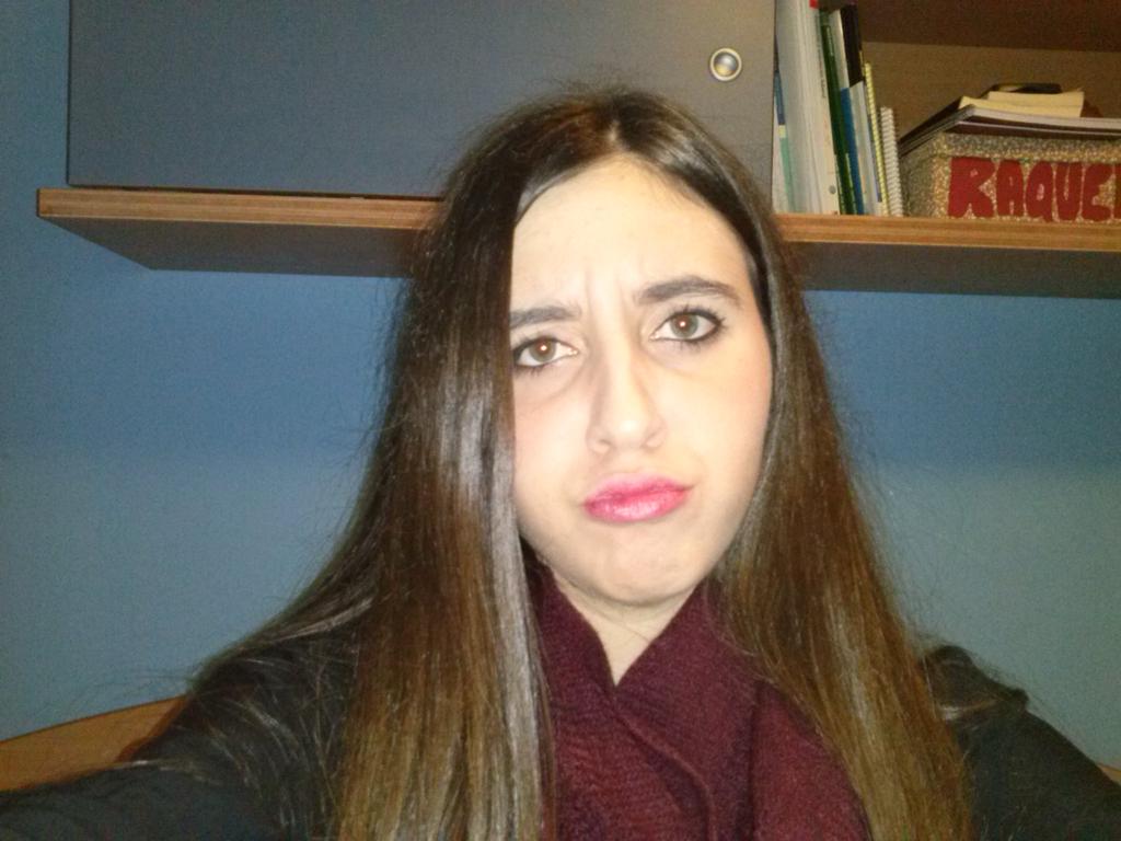 RaquelQuejigo's tweet photo. Esperando a las tardonaaaas #m'aburroo http://t.co/YbHbYjGY9o