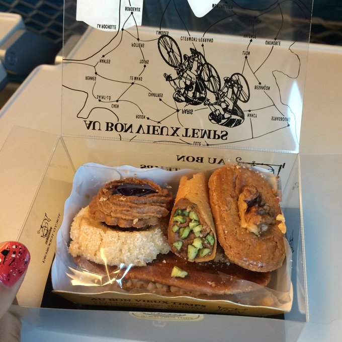 オーボンヴュータンのプチ フール セック 手土産の正統派クッキー Sweetsvillage スイーツビレッジ