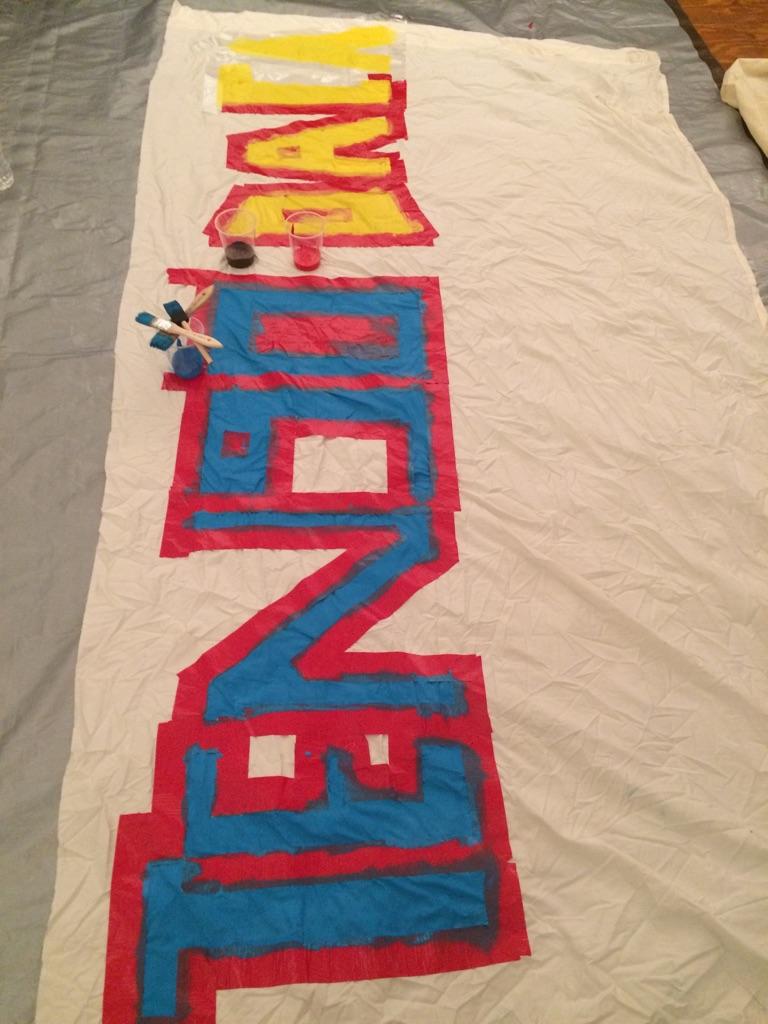 UndocuIL's tweet photo. Banner making at 1900 S Carpenter, happening now. join us! #fb http://t.co/cOSZjHwKzS