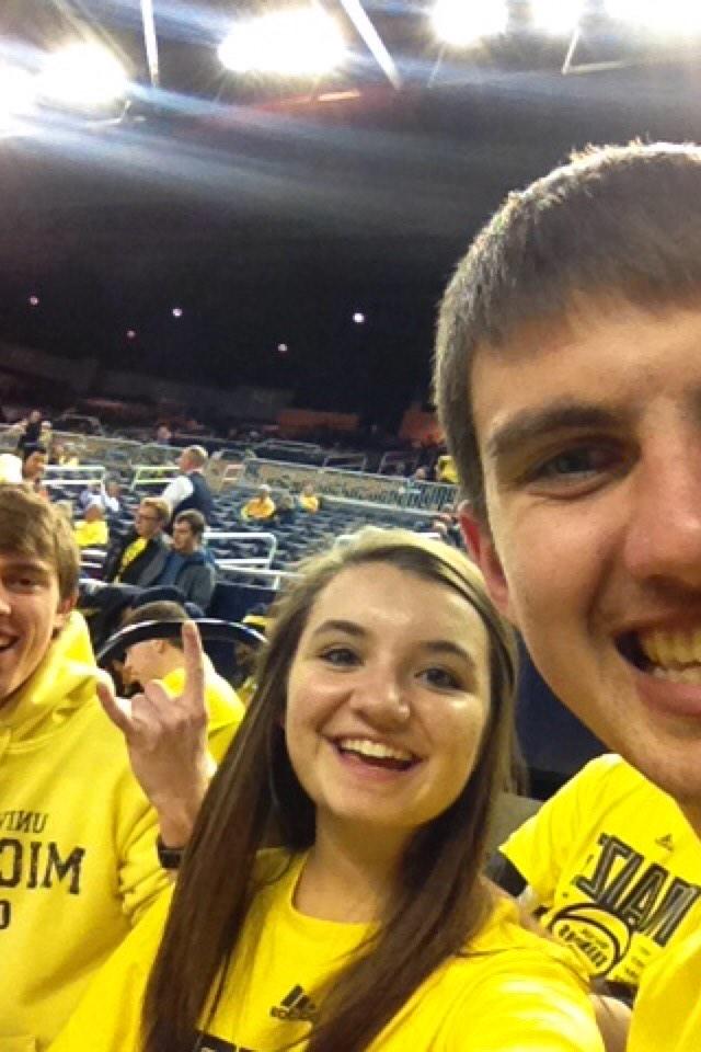 lucasehrlinger's tweet photo. It is cool to have half your face in a picture #LiveFromCrisler #MaizeRage http://t.co/13m2PM7cgr