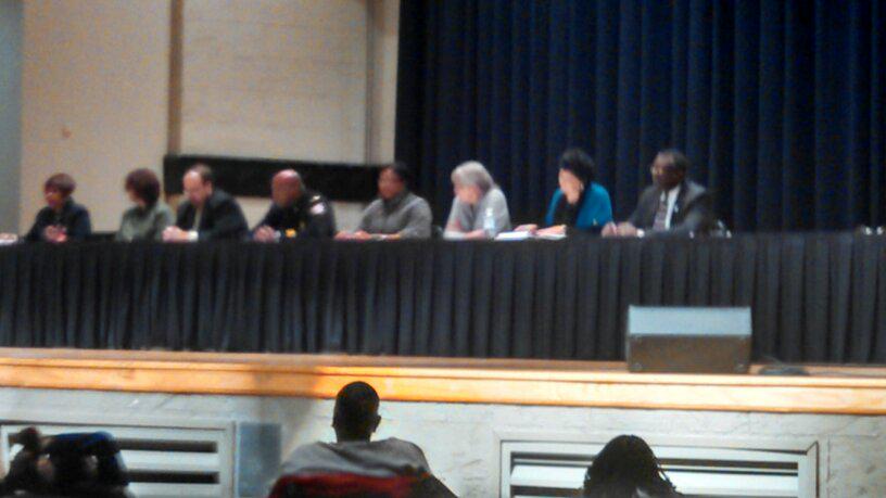 AlGnoza's tweet photo. The panel. http://t.co/urh6p1htWa