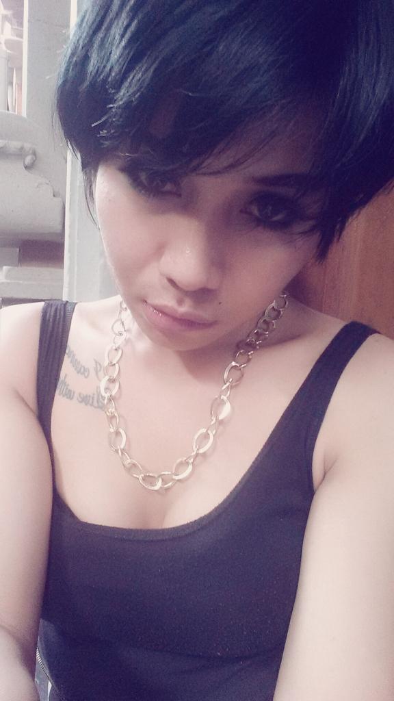 UAulhya tweet picture