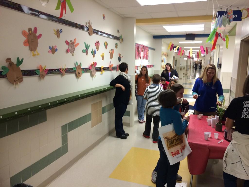 DyerrRob's tweet photo. Mitchell Global Literacy night @MitchellPTA @GeorgetownISD http://t.co/rWVIuHOpVe