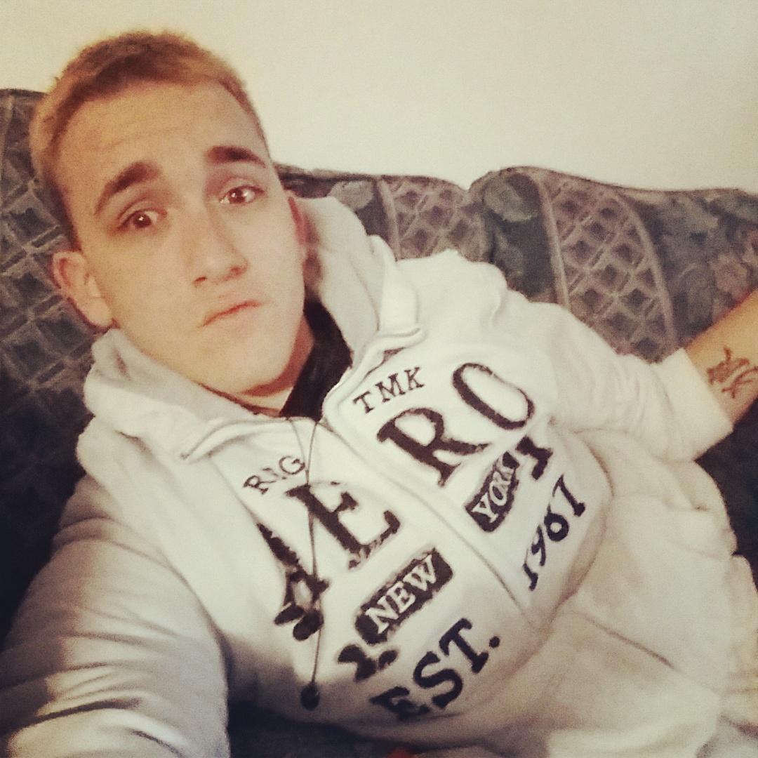 Samhigh172's tweet image. 