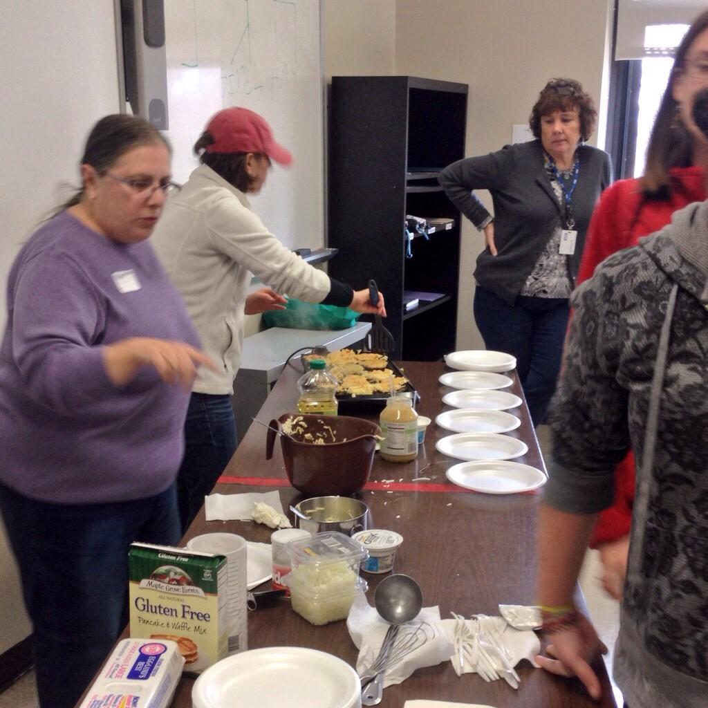 melissarae41's tweet photo. Playing dreidel and making latkes-they were a big hit! A special THANK YOU to Mrs. Hubal and Mrs. Wyman @EvertechHS http://t.co/WcNcQu1mav