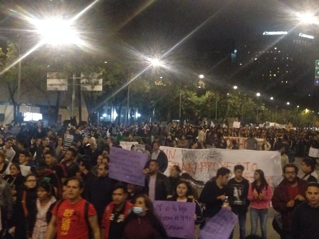 epigmenioibarra's tweet image. Ésta puede ser una de las marchas más grande, dolorosa y esperanzadora que yo haya filmado. #YaMeCansé