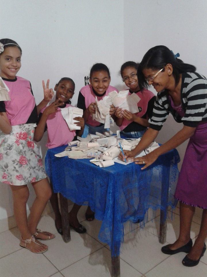 pentaclinius's tweet photo. unidade pentaclinius na entrega das notas fiscais @area3ab http://t.co/jt4k2j0HS5