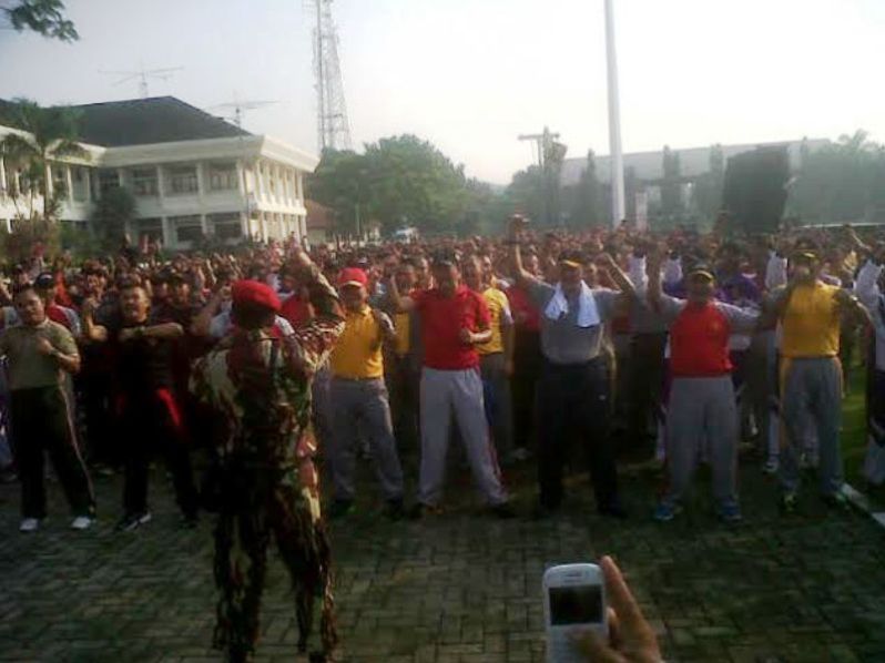 Cegah Konflik, TNI-Polri Dilarang Melotot, Marah dan Memukul dlvr.it/7b14yH