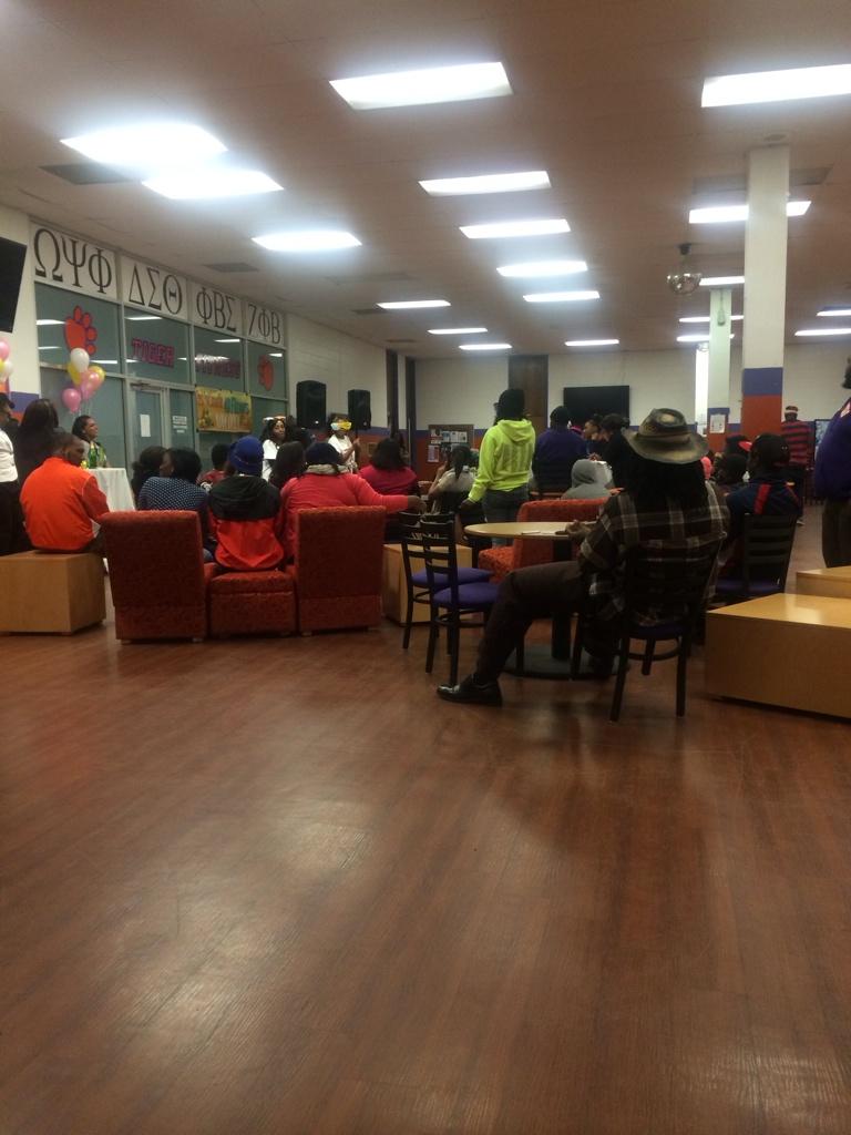 ChiChapterQues's tweet image. L's and the Ques got the yard ROCKIN the Sub right now!