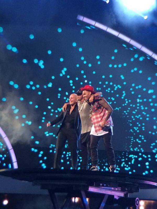 _kingcbrown's tweet photo. Chris, Pitbull and Wisin at Latin Grammy 2014 http://t.co/MVBKs2gMUp