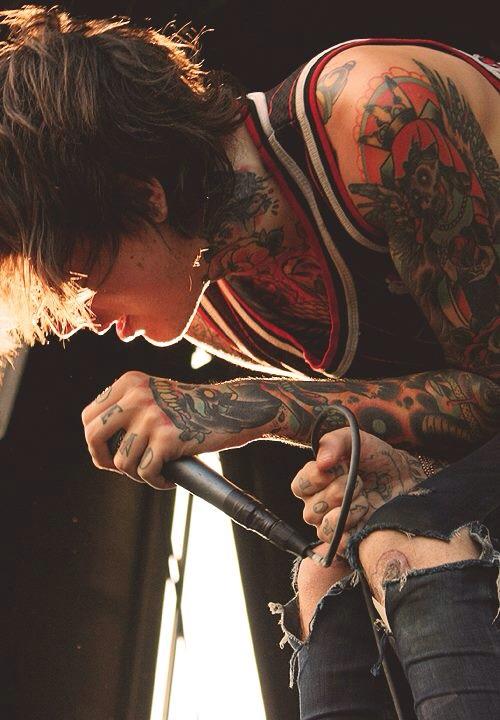 Happy birthday , Oliver Sykes /.\ 