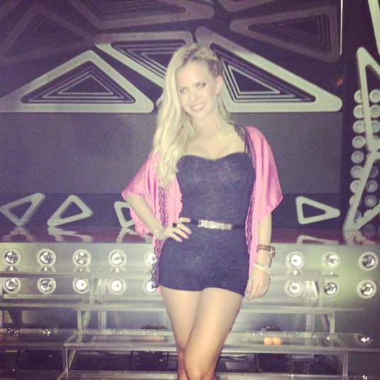 Hoy en @BenditaOk con total look de @ILOVERMODA http://t.co/sgxmOOjJqj