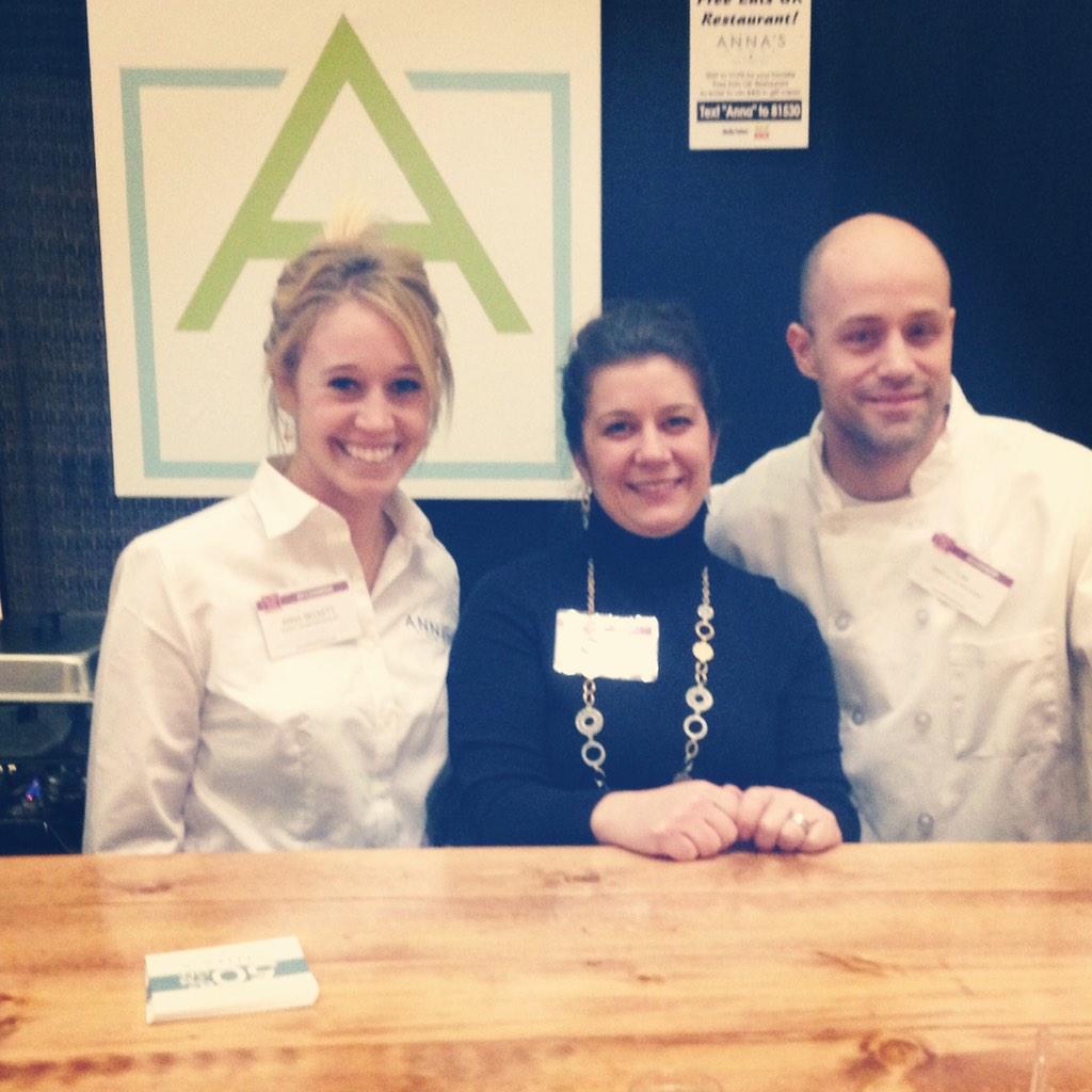 missymay18's tweet photo. @AnnasHouseUS Serving up our famous Red Velvet Pancakes at #Devosplace this weekend! #annashouse #team #yummy http://t.co/Y0tjHJwNUN