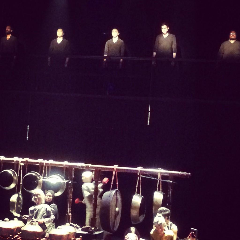 fatibee's tweet photo. Anda perlu tonton ini. Persembahan gamelan yg luar biasa! #KuAsh TTDI #RhythmInBronze #ArusGangsa Hingga Ahad ini! http://t.co/tDKIG6OPRY