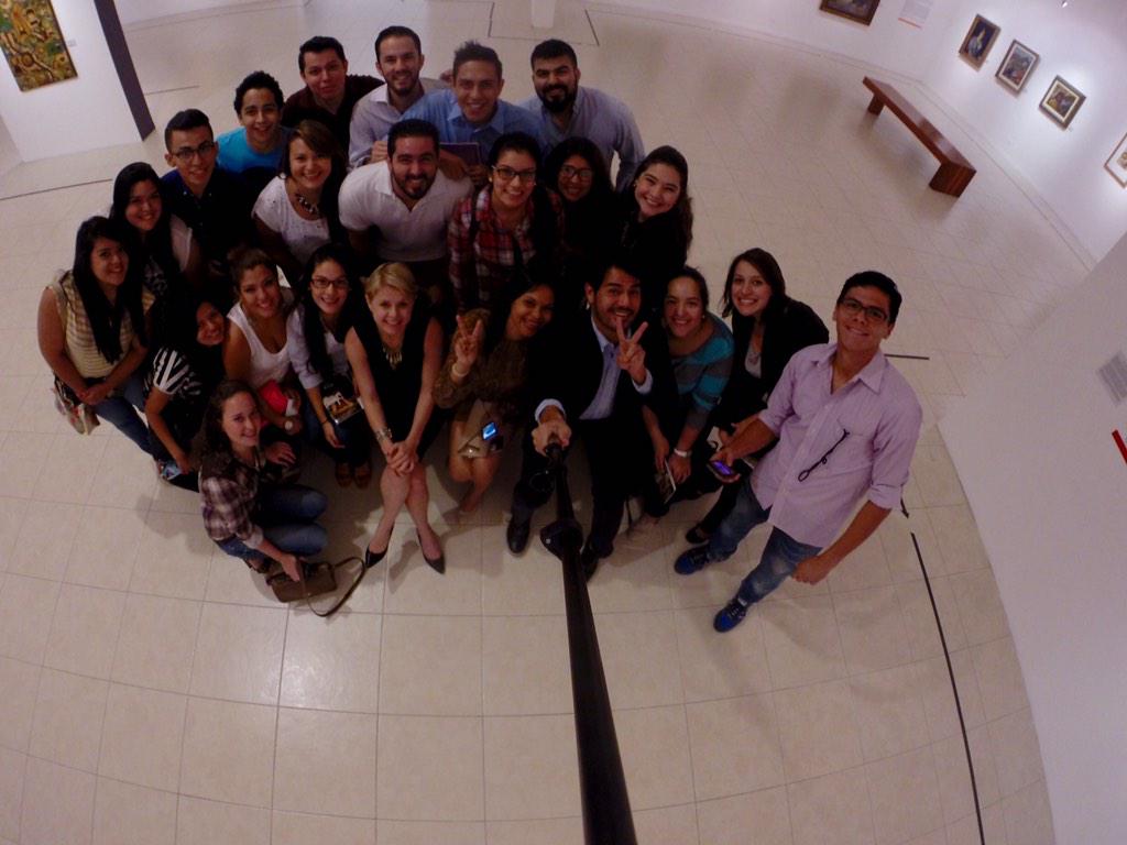 LoreLandaverde's tweet photo. Buenisima presentación de IYEZA #Lac0 estuvo presente ;) http://t.co/A8sH08Z9fr