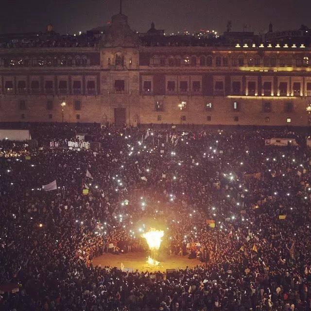 marthaesconh's tweet photo. Please @UN help my country #EPNresignation #Mexico #Ayotzinapa http://t.co/sjcSMqpK0D