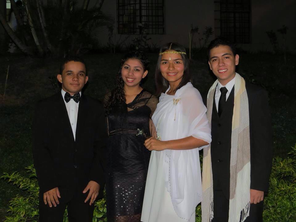 JuanCaMoreno97's tweet photo. Extrañandolos! Tania, Carmen, Yosset! @josetvr23 http://t.co/VGXymQbYLD