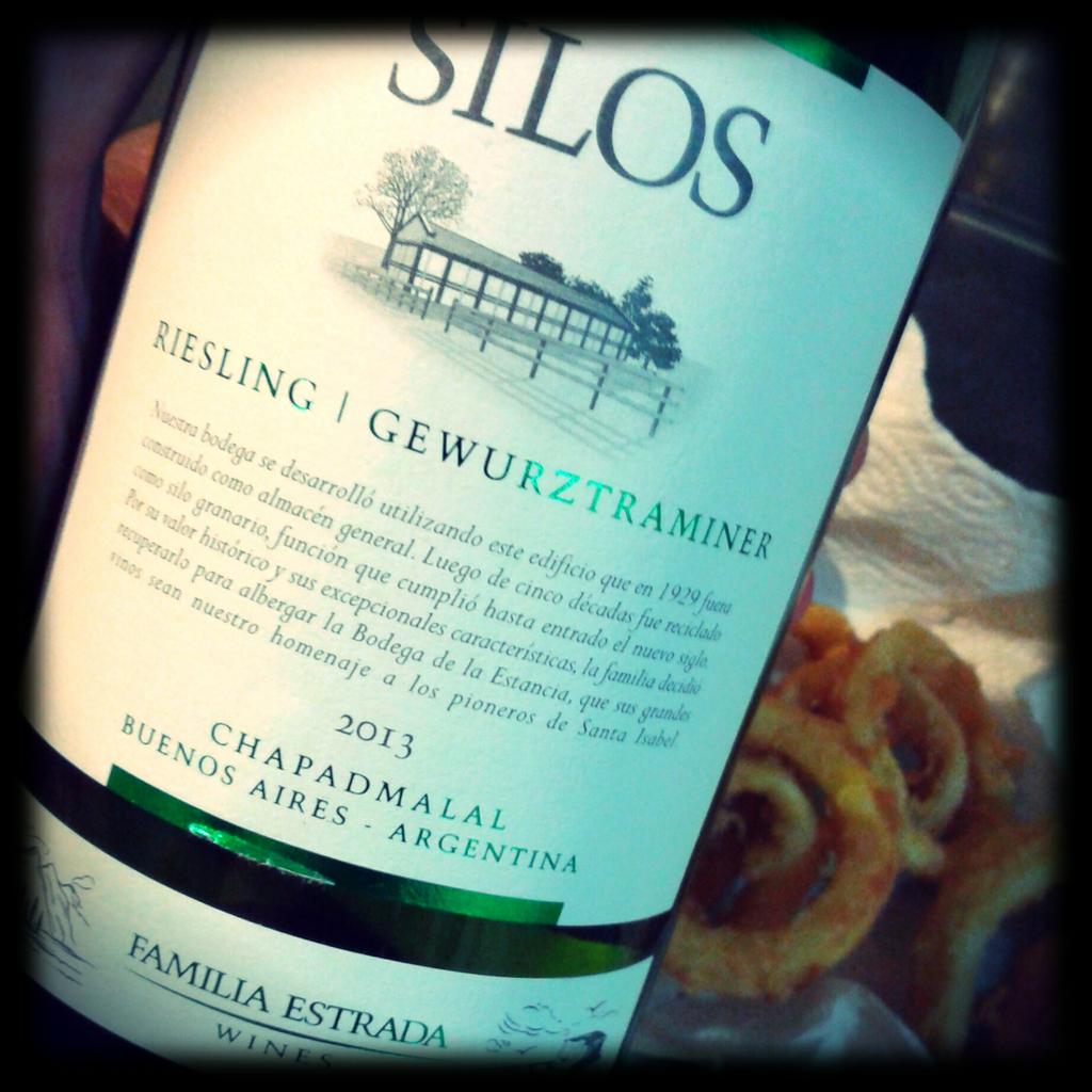 miladovcom's tweet photo. Si vas a comer unas rabas, tené a mano un Silos #Riesling #Gewürstraminer '13 by @F_EstradaWines... Cheers! http://t.co/S2CdxWIhD5