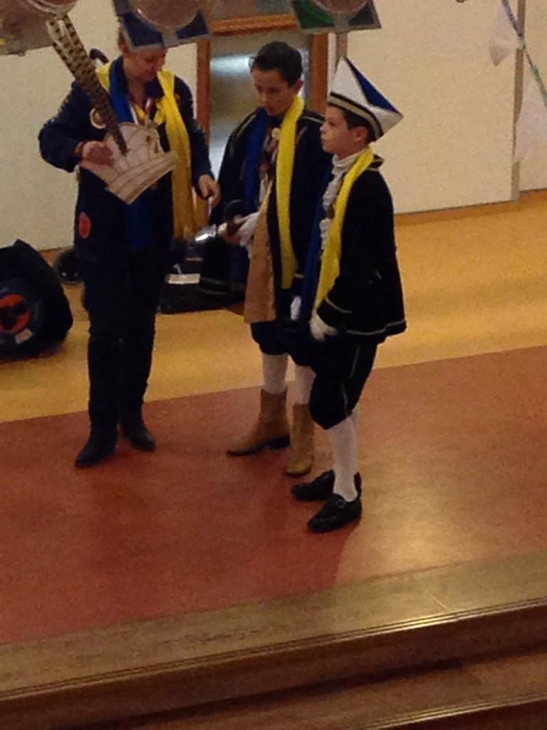 Goed begin van Carnaval 2015. Fijne tijd prins Luca en adjudant Marc! @skbo_oss <a href="/CarnavalinOss/">SCVO</a>