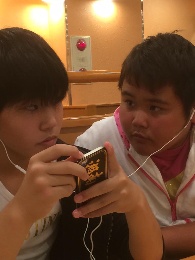 1fFSrjrUvroIR78's tweet photo. 悠真が陸のこと好き疑惑 http://t.co/5DBtKAVMLB