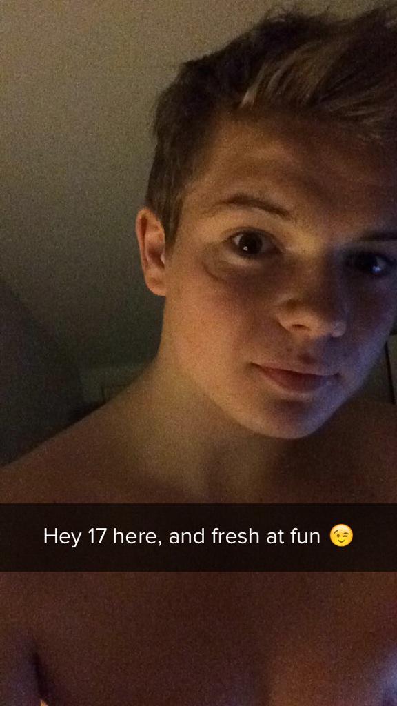 uglykiddave's tweet photo. Enjoy these #badmaleselfies @guysonfling @MyFlings http://t.co/U6H4I2N8Tp
