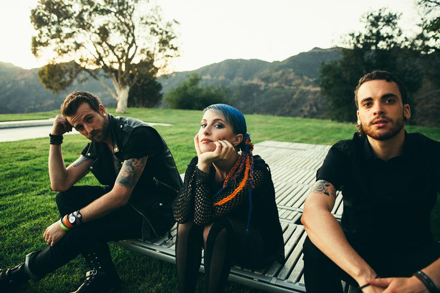 paramorestudio's tweet image. Each RT counts as a vote. #MTVStars Paramore