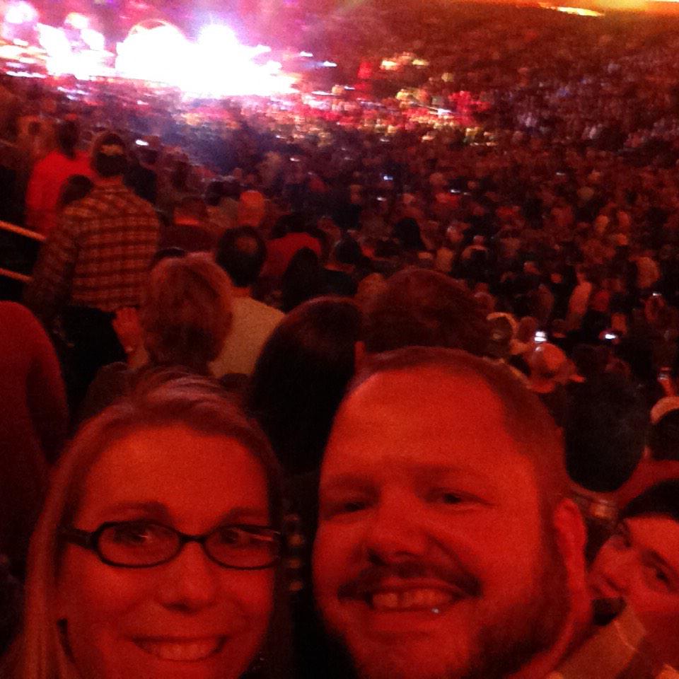 reddawnnc2004's tweet photo. @garthbrooks such an amazing concert! We last saw you 19 years ago. http://t.co/iX2AbEgFDb