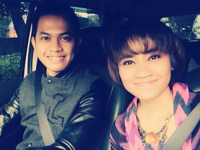 SMHKBPCjt's tweet photo. Blajar nyetir yah :P RT @roni_situmorang: Keliling-liling Jakarta 🚕🚗 http://t.co/nAf4O6nRF1