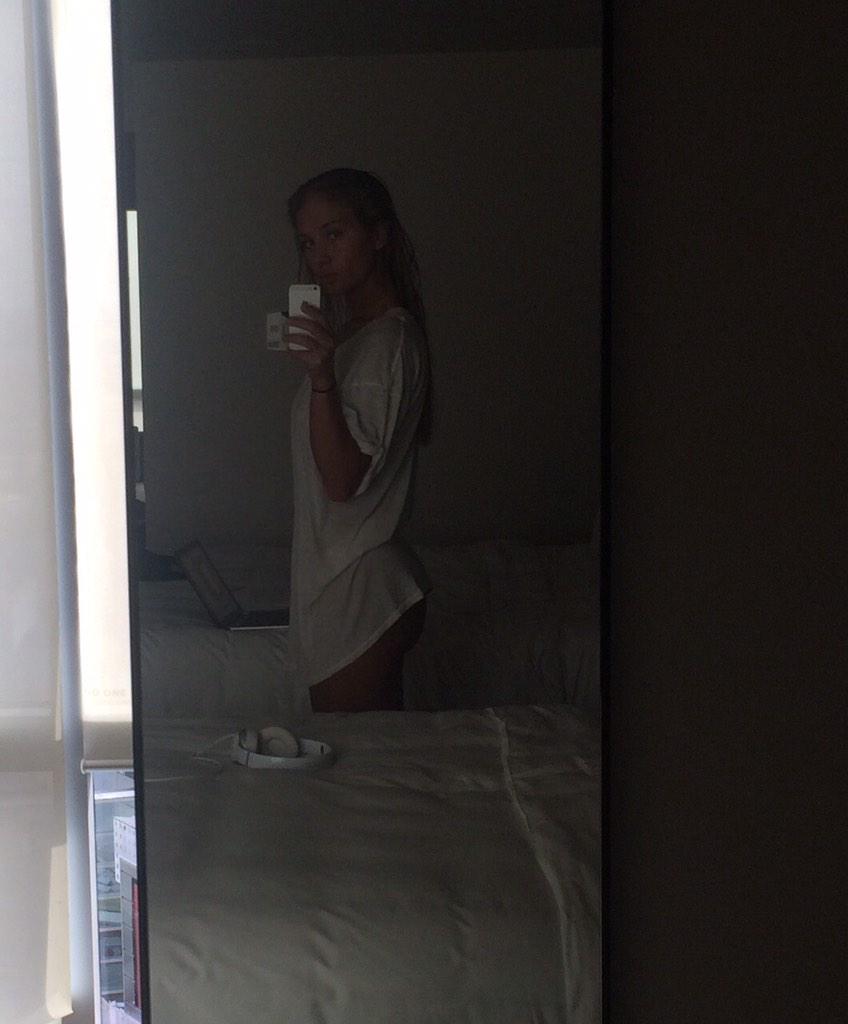 Post shower selfies., image size:848x1024