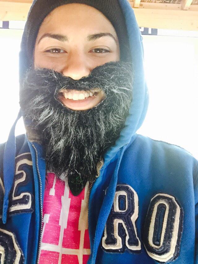 YvetteLarralde's tweet photo. No shave November 😂😂😌 http://t.co/m2AFxrJhYp