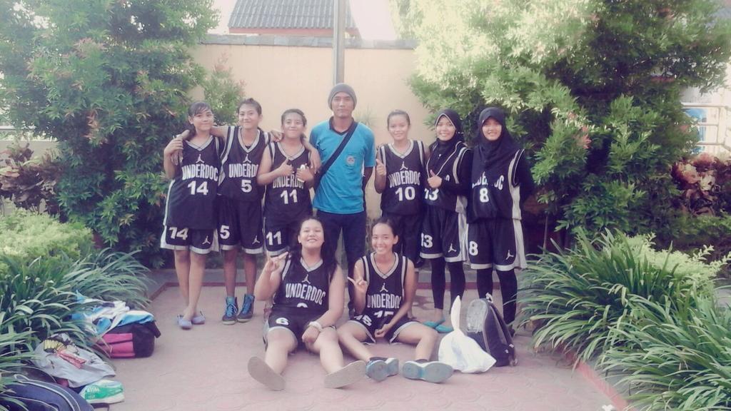 dahliaw_sinaga's tweet image. #underdoc ☺♥ 👏 👊😘😙👭