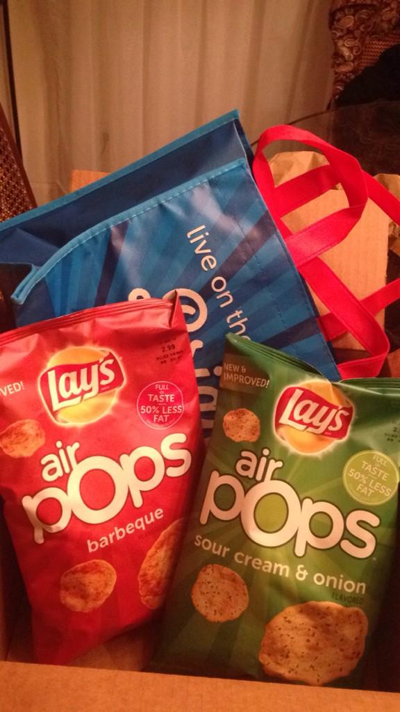 silisali's tweet photo. . @LAYS hooked me up with some #AirPops to try ...and they're delicious! Definitely a fan 😍 http://t.co/6WDZavUvzV