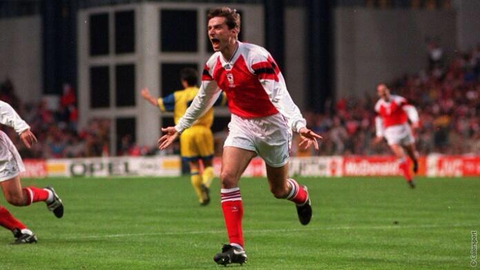 Happy Birthday to Alan Smith! The Arsenal Legend is 52. Thanks for all the memories Smudger! 