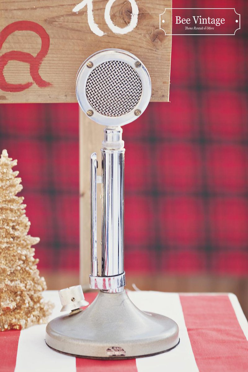 BeeVintageYYC's tweet photo. Calgary, it's time to rent beautiful vintage holiday props for your holiday mini-sessions &amp; store window displays! http://t.co/U4xPZqNT9B