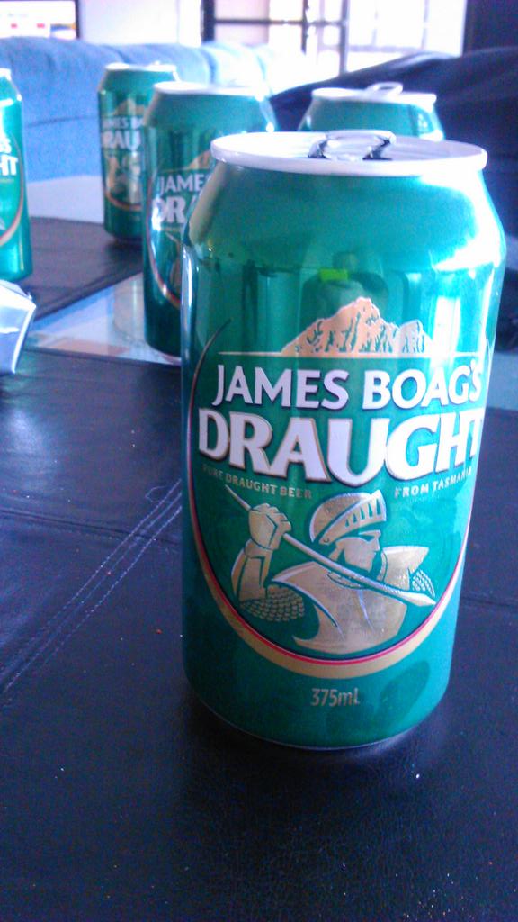ThommoN23's tweet photo. “@23Kbrewster: @ThommoN23 perfect arvo for a few Boags #4thbest23forthehawks #1derm #2buddy #3Scott #4THOMMO http://t.co/1XM0kVRFdo” nice!