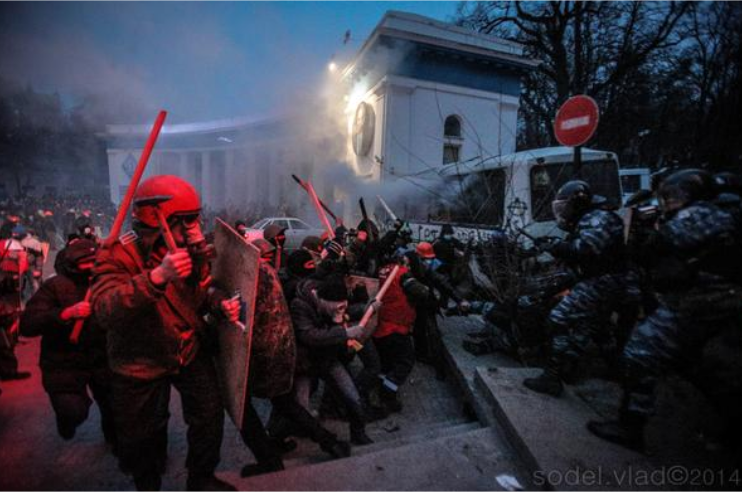 MaidanHistory's tweet photo. 19.01.2014 http://t.co/9GrCAz1SpL